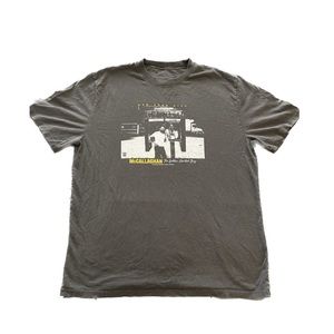 BRANDY MELVILLE GRAPHIC TEE NEVER WORN